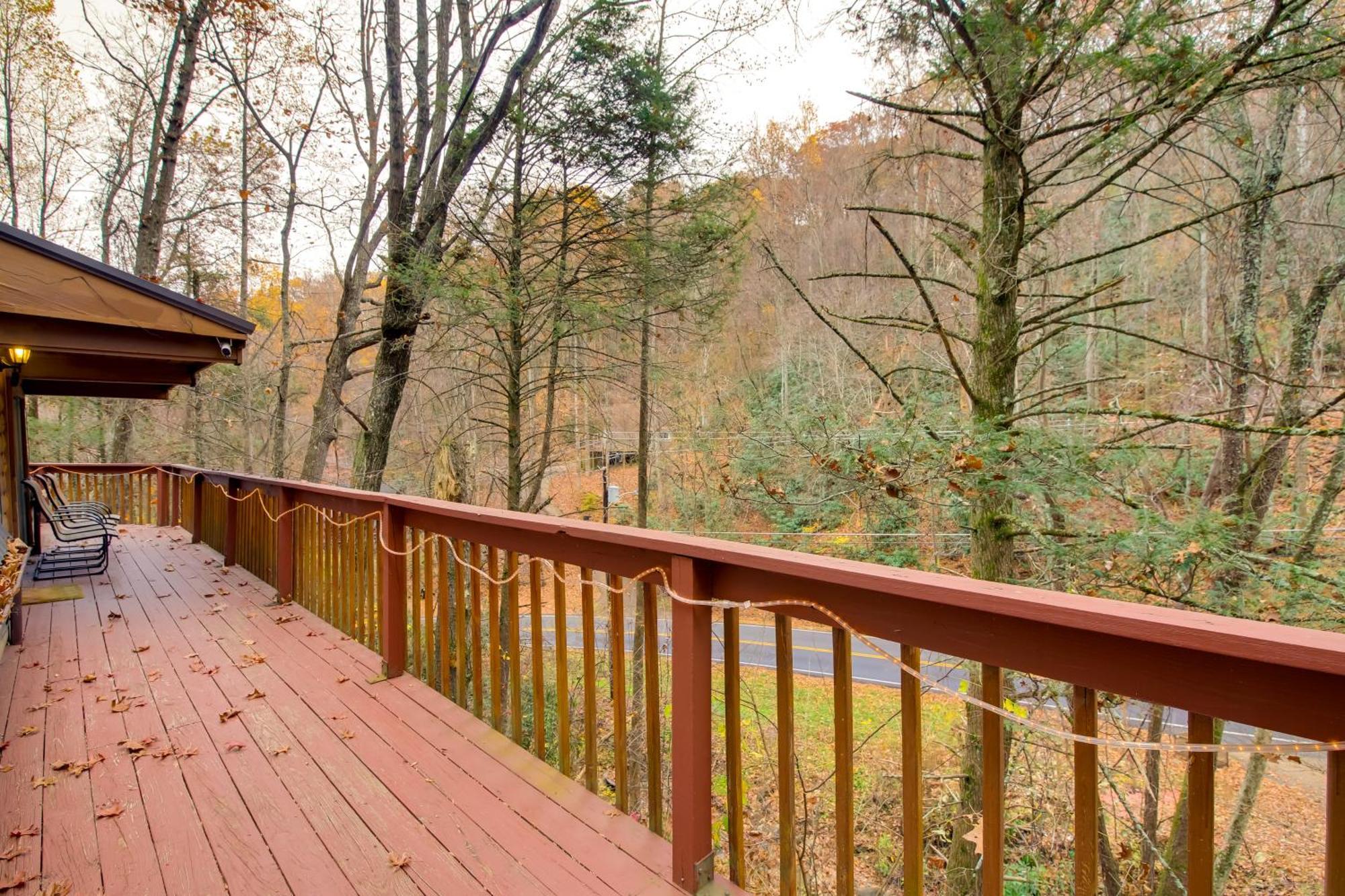 Gatlinburg A-Frame Home With Hot Tub Near Parkway Exterior foto