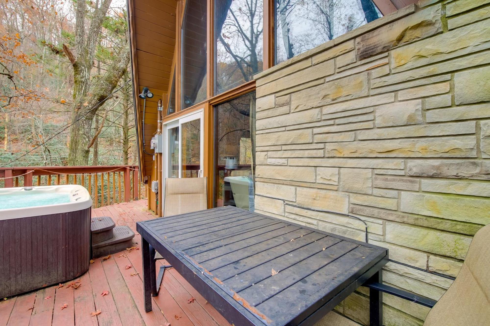 Gatlinburg A-Frame Home With Hot Tub Near Parkway Exterior foto