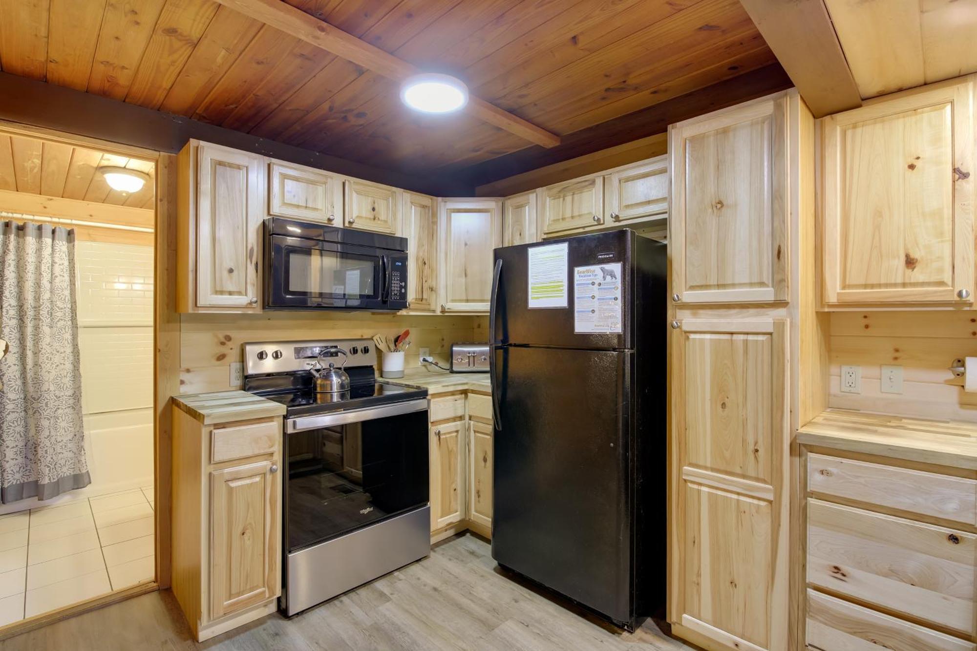 Gatlinburg A-Frame Home With Hot Tub Near Parkway Exterior foto